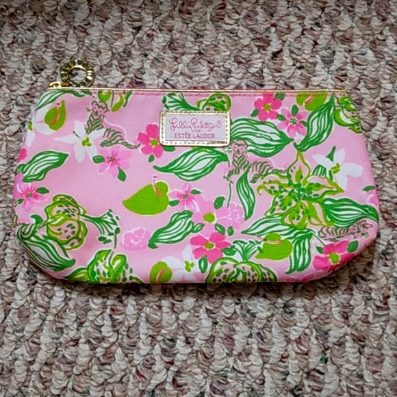 Lilly Pulitzer Handbags - Lulls Pulitzer XEstee Lauder cosmetic pouch